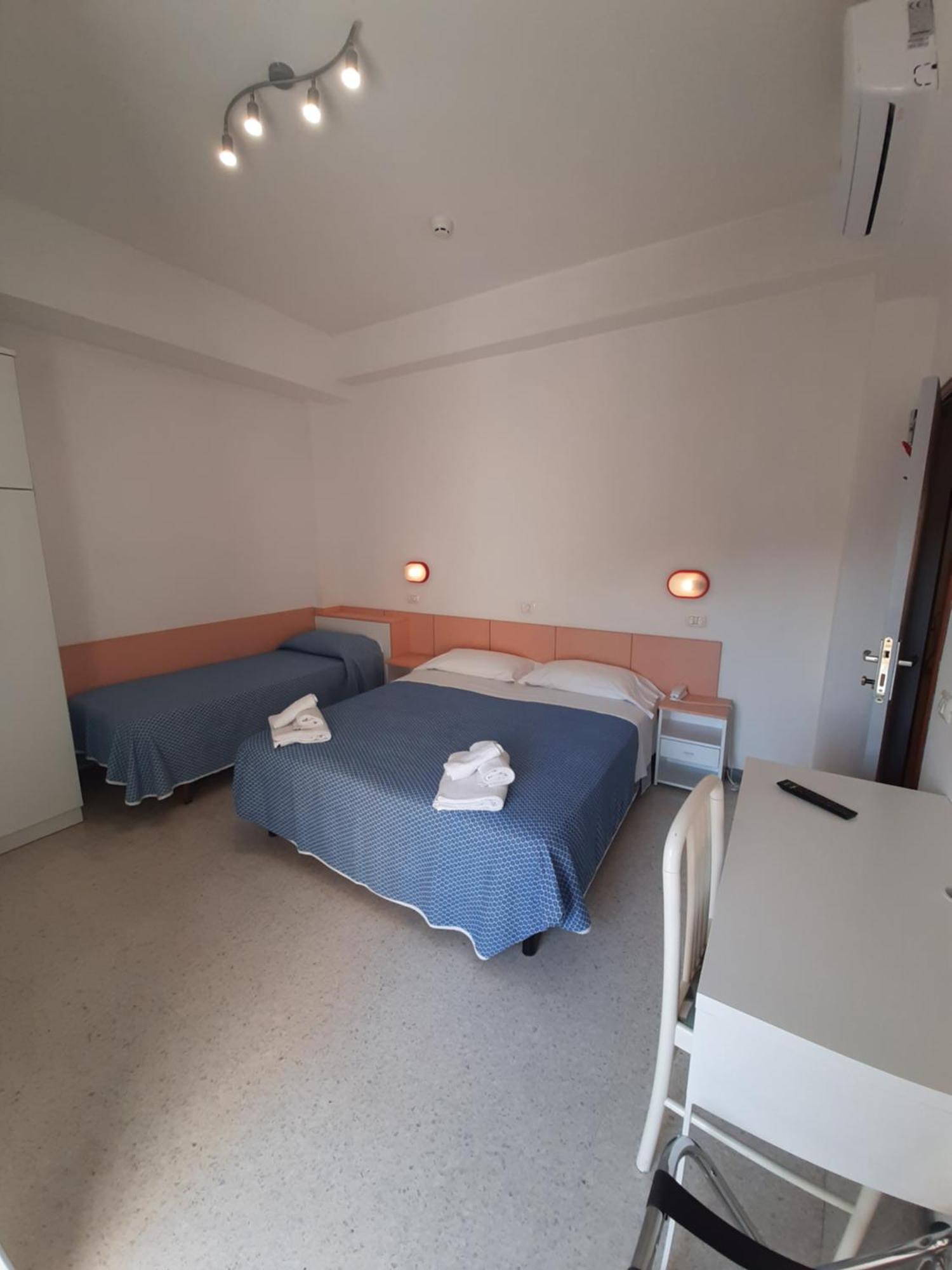 Hotel Altamarea มิซาโน อาดรีอาติโก ภายนอก รูปภาพ