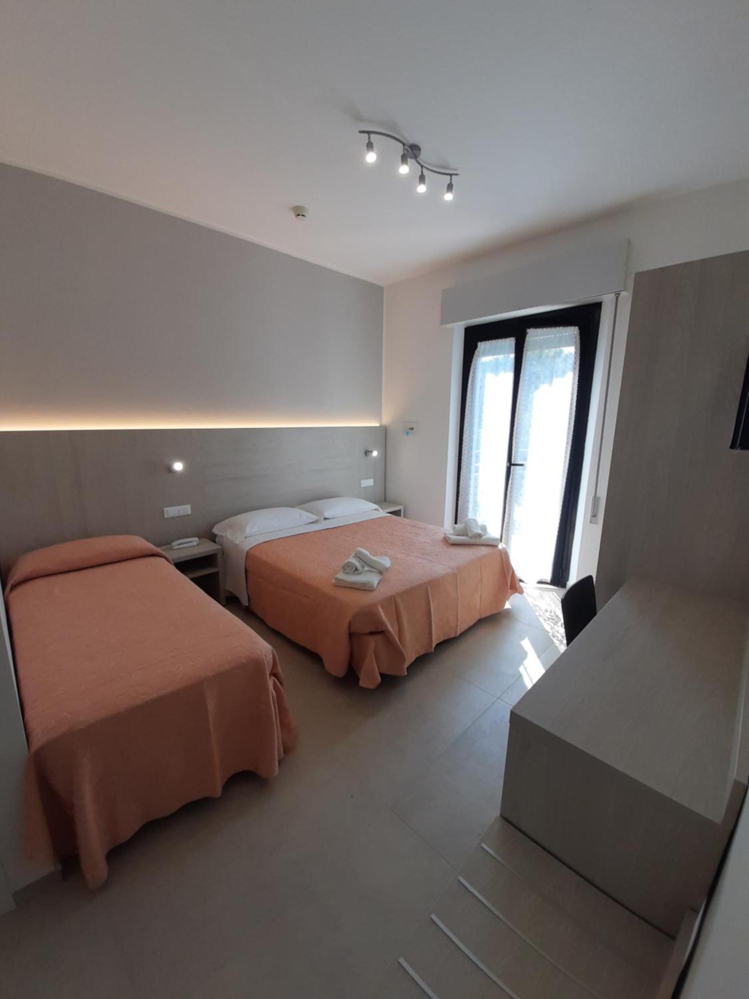 Hotel Altamarea มิซาโน อาดรีอาติโก ภายนอก รูปภาพ