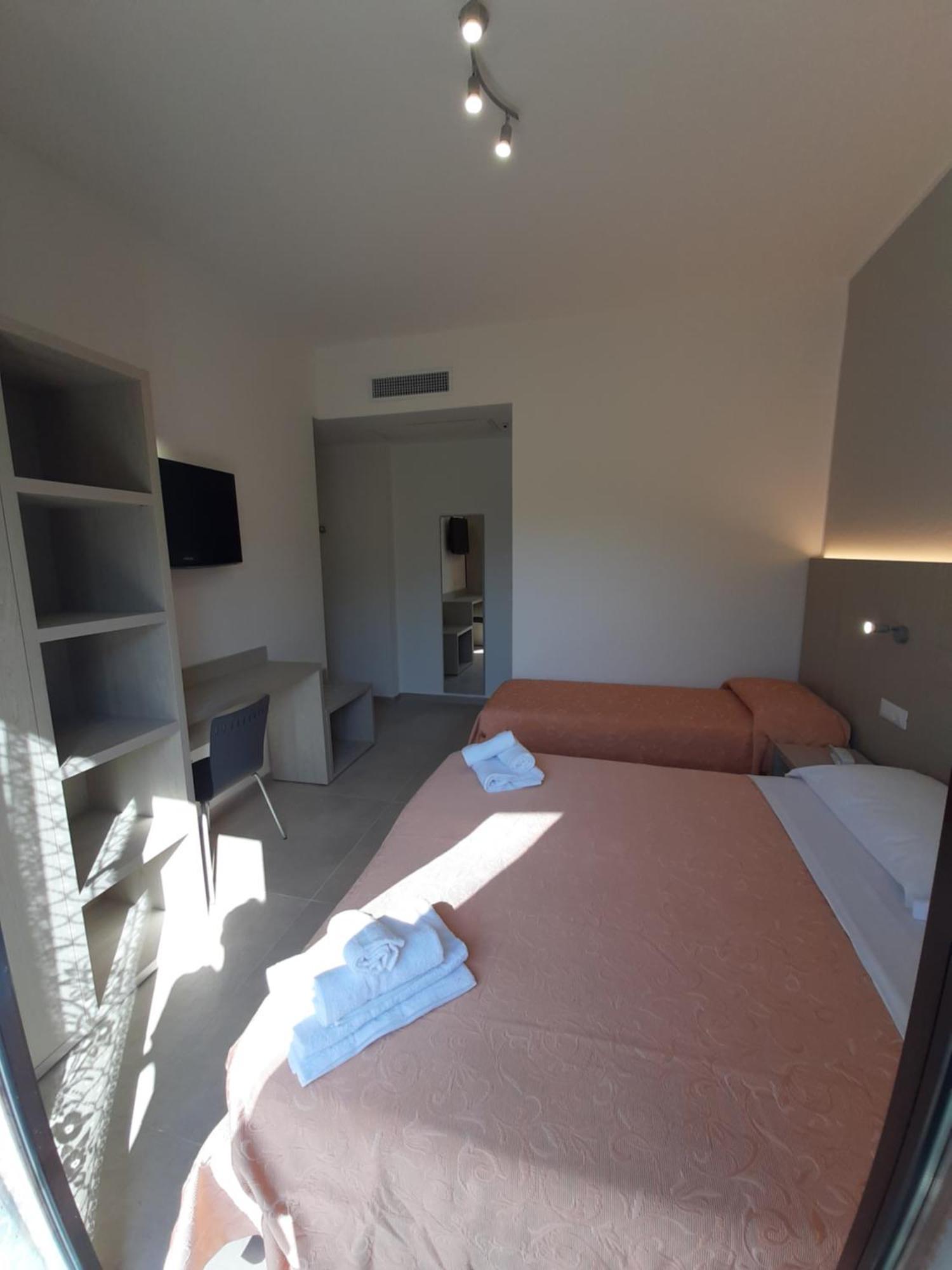 Hotel Altamarea มิซาโน อาดรีอาติโก ภายนอก รูปภาพ