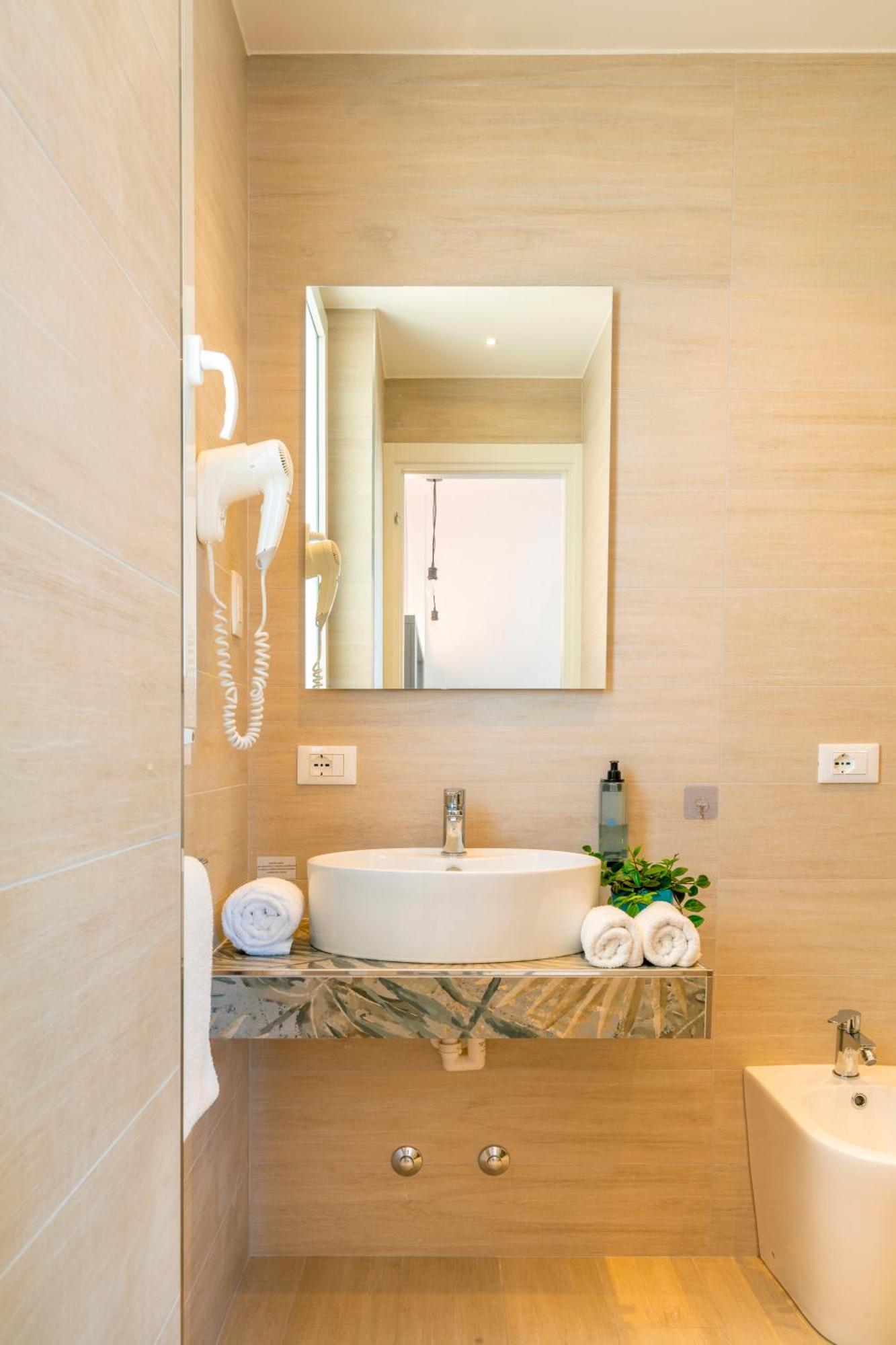 Hotel Altamarea มิซาโน อาดรีอาติโก ภายนอก รูปภาพ