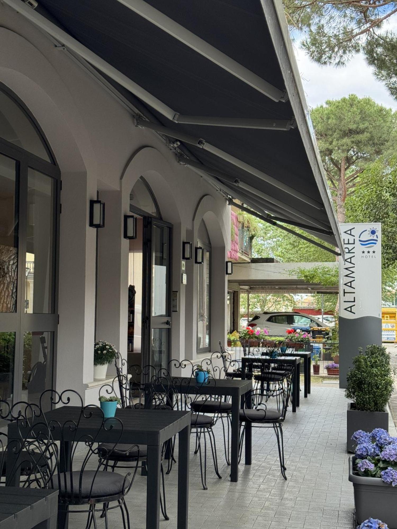 Hotel Altamarea มิซาโน อาดรีอาติโก ภายนอก รูปภาพ
